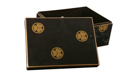 Lot 1041 - A JAPANESE LACQUER DOCUMENT BOX AND COVER.