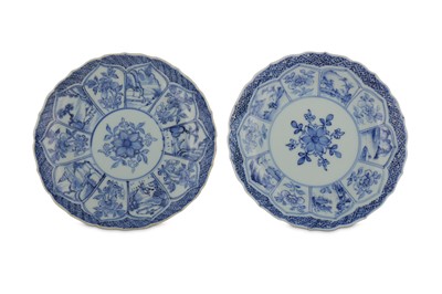 Lot 379 - A NEAR-PAIR OF CHINESE BLUE AND WHITE SAUCERS.