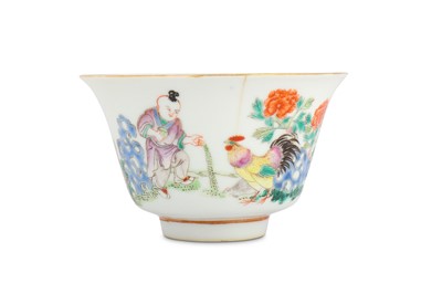 Lot 470 - A CHINESE FAMILLE ROSE 'CHICKEN' CUP.