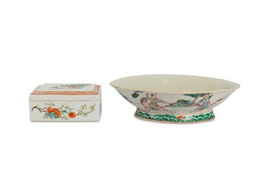 Lot 847 - TWO CHINESE FAMILLE ROSE PIECES.