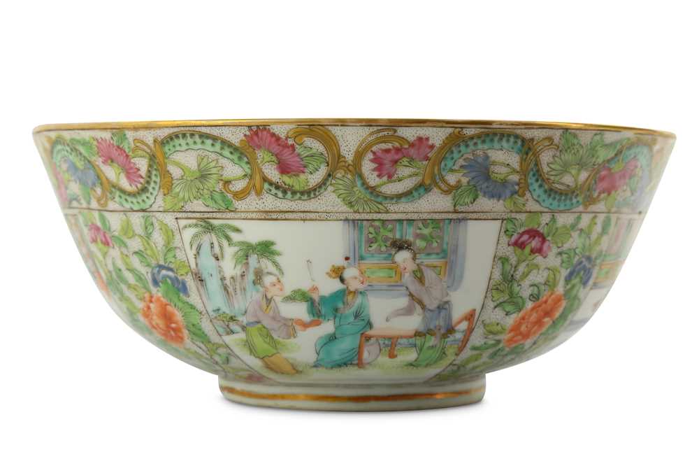 Lot 372 - A CHINESE FAMILLE ROSE CANTON BOWL.