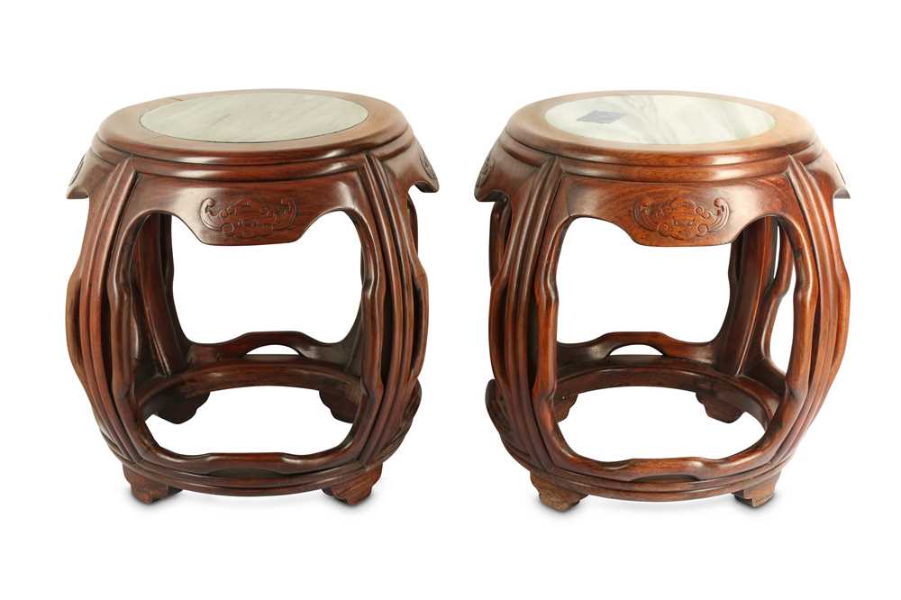 Lot 153 - A PAIR OF CHINESE BARREL-SHAPED STOOLS.