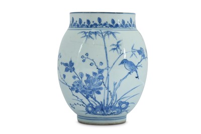 Lot 8 - A SMALL BLUE AND WHITE 'BIRD AND FLOWER' JAR.