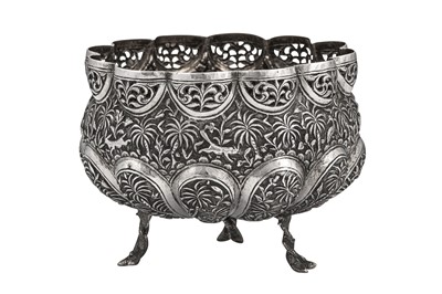 Lot 130 - A late 19th / early 20th century Anglo – Indian Raj unmarked silver bowl, Lucknow circa 1900