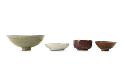 Lot 811 - A SMALL COLLECTION OF EARLY CHINESE CERAMICS.