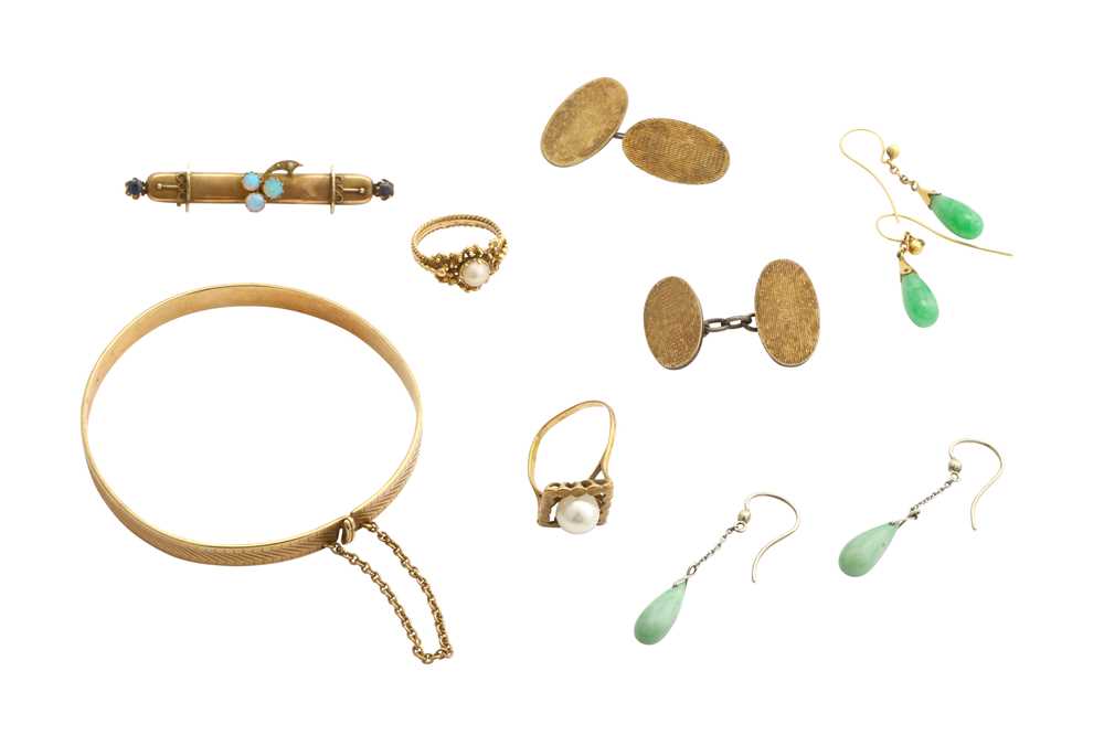 Lot 35 - A collection of jewellery