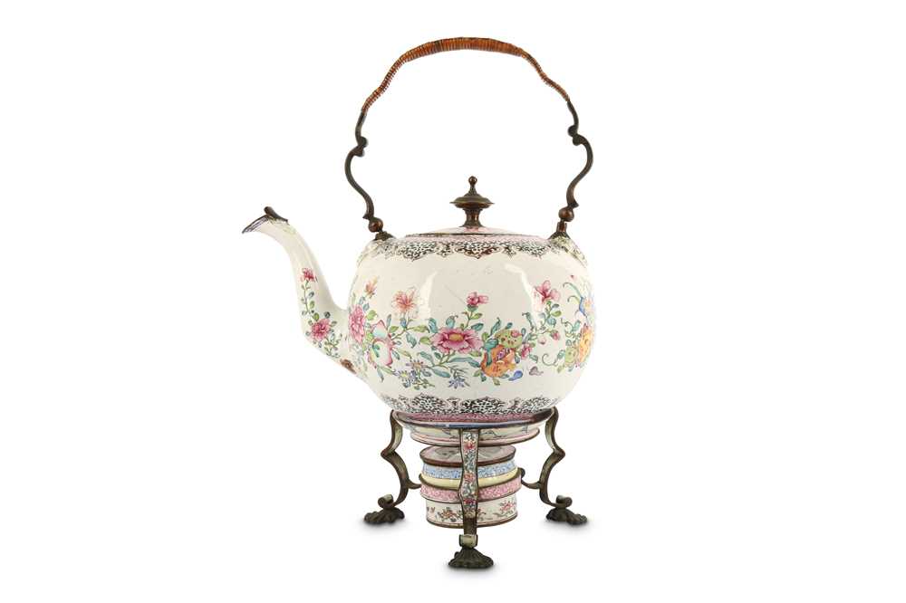 Lot 403 - A CHINESE FAMILLE ROSE CANTON ENAMEL KETTLE, COVER AND STAND.
