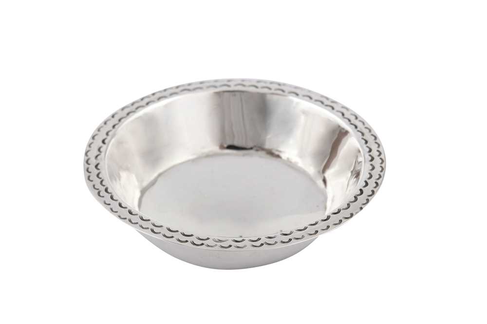 Lot 841 - AN ELIZABETH II CHANNEL ISLANDS SILVER SMALL DISH, GUERNSEY 1979 BY BRUCE RUSSELL AND SON