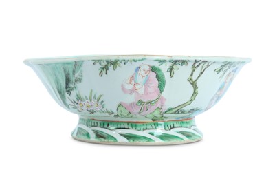 Lot 438 - A CHINESE FAMILLE ROSE LOBED STEM BOWL.