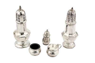 Lot 156 - A mixed group of sterling silver comprising a George VI Celtic knot cruet, Birmingham 1949 by Mappin & Webb