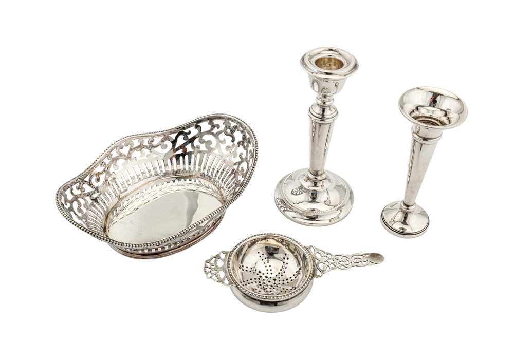 Lot 177 - A mixed group of sterling silver including an American nuts basket, import marks for London 1974 by International Bullion & Metal Brokers