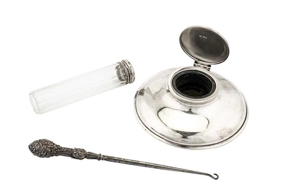 Lot 170 - A George V sterling silver capstan inkwell, London 1922 by Charles Boyton & Son Ltd