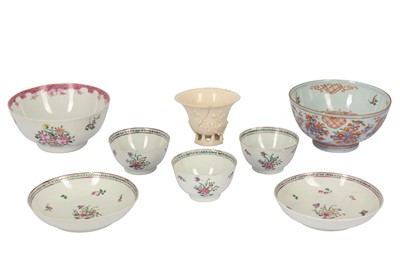 Lot 828 - A SMALL COLLECTION OF FAMILLE ROSE PORCELAIN AND A BLANC-DE-CHINE CUP.