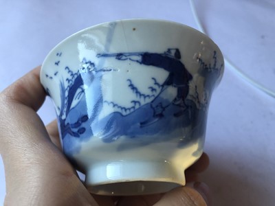 Lot 462 - FIVE CHINESE BLUE AND WHITE 'HUNTERS' CUPS.