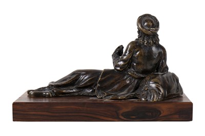 Lot 52 - A LATE 17TH / EARLY 18TH CENTURY FLEMISH PATINATED BRONZE FIGURE OF A SIBYL