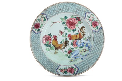 Lot 384 - A CHINESE FAMILLE ROSE 'COCKERELS' DISH.