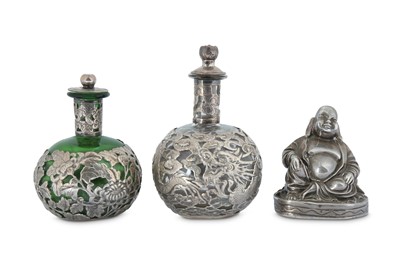 Lot 571 - A PAIR OF CHINESE SILVER-MOUNTED GLASS PERFUME BOTTLES.