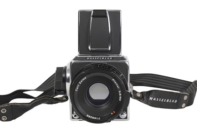 Lot 109 - A Hasselblad 500cm Medium Format Camera Outfit