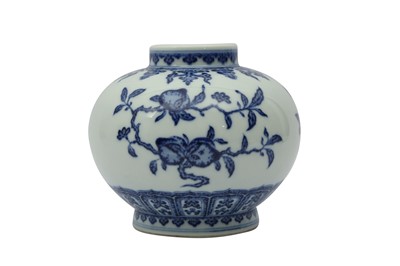 Lot 682 - A CHINESE BLUE AND WHITE 'FRUIT' JAR.