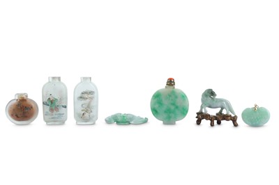 Lot 532 - A SMALL GROUP OF JADEITE CARVINGS AND INSIDE-PAINTED SNUFF BOTTLES.