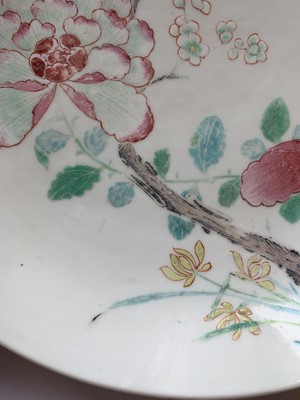 Lot 264 - A CHINESE FAMILLE ROSE 'BLOSSOMS' DISH.