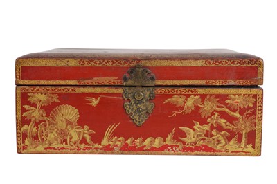 Lot 84 - AN 18TH CENTURY FRENCH RED JAPANNED LACQUER AND GILT BOX