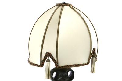 Lot 403 - A early 20th century Art Nouveau bronze table lamp