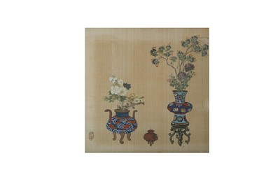 Lot 112 - A CHINESE PAINTING OF ANTIQUES.