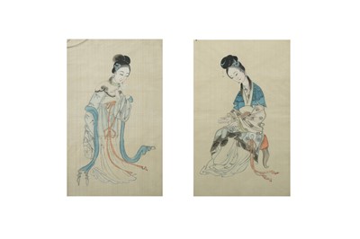 Lot 100 - A PAIR OF CHINESE PAINTINGS OF LADIES.