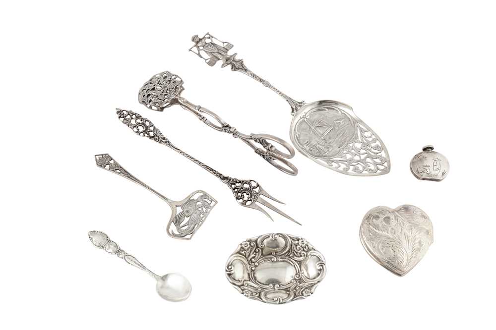 Lot 153 - A mixed group of continental and other silver items