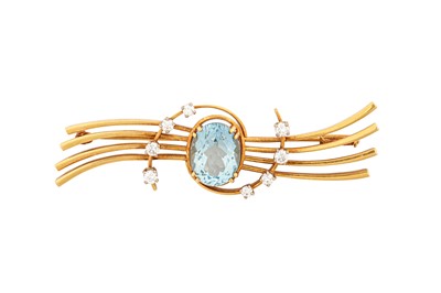 Lot 180 - An aquamarine and diamond brooch