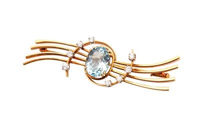 Lot 180 - An aquamarine and diamond brooch