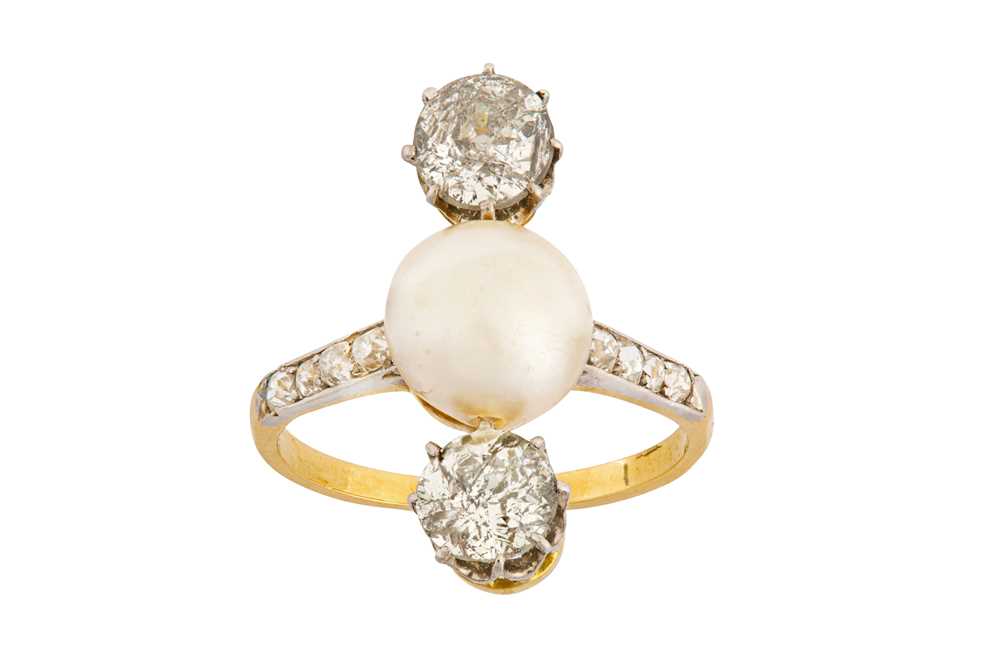Lot 242 - A pearl and diamond ring, circa 1900