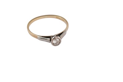 Lot 119 - A diamond ring and a fancy-link bracelet