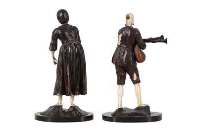 Lot 14 - A PAIR OF 18TH CENTURY FRUITWOOD AND IVORY FIGURES OF PEASANTS ATTRIBUTED TO VIET GRAUPPENSBURG (BAMBURG 1698 - 1774)