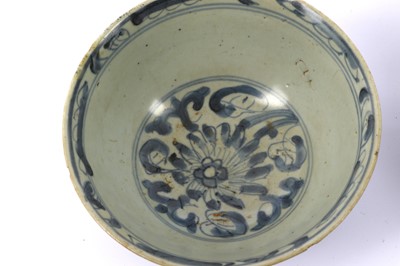 Lot 340 - A small collection of Chinese blue and white porcelain