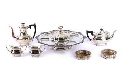 Lot 364 - A mixed group of silver plate