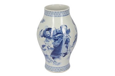 Lot 495 - A CHINESE BLUE AND WHITE 'ZHONG KUI' VASE.