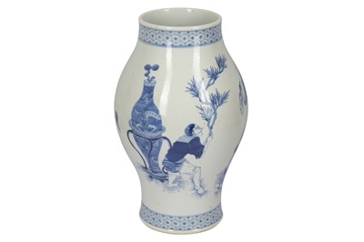 Lot 495 - A CHINESE BLUE AND WHITE 'ZHONG KUI' VASE.
