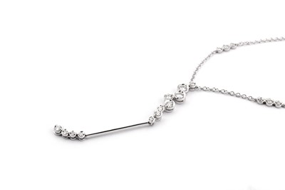 Lot 222 - A diamond pendant necklace