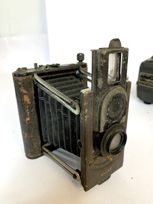 Lot 740 - Various Cameras and Parts