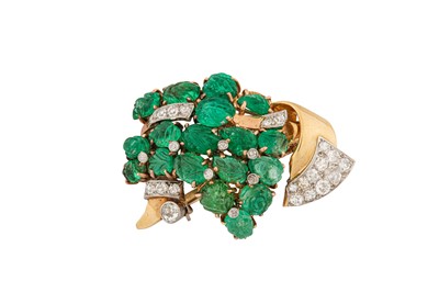 Lot 175 - An emerald and diamond brooch, circa 1945