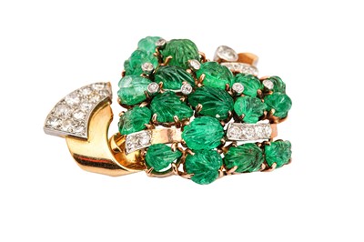 Lot 175 - An emerald and diamond brooch, circa 1945