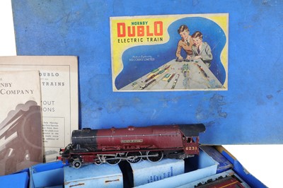 Lot 559 - A Hornby dublo train set