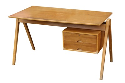 Lot 557 - Robin Day for Hille, a 'Hillestak' sapele mahogany and beech desk