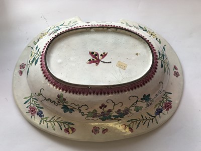 Lot 250 - A CHINESE FAMILLE ROSE CANTON ENAMEL BARBER'S BOWL AND WATER JUG.