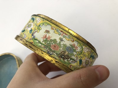 Lot 578 - A CHINESE FAMILLE ROSE CANTON ENAMEL BOX AND COVER.
