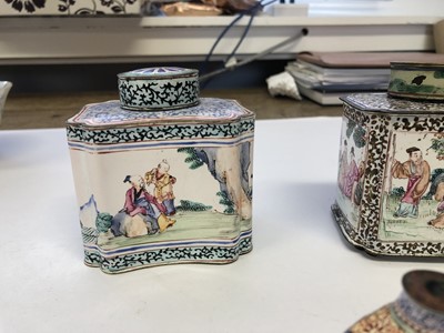 Lot 449 - THREE CHINESE FAMILLE ROSE CANTON ENAMEL PIECES.