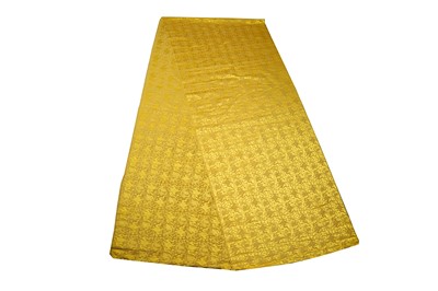 Lot 140 - A LARGE CHINESE IMPERIAL YELLOW SILK DAMASK 'DRAGON' PANEL.