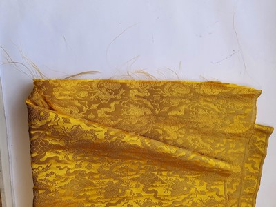 Lot 140 - A LARGE CHINESE IMPERIAL YELLOW SILK DAMASK 'DRAGON' PANEL.